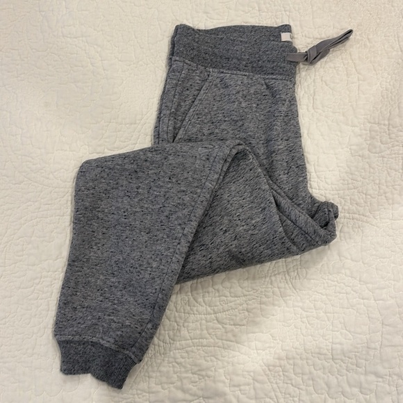 UGG heathered grey sweatpants. - Picture 4 of 6